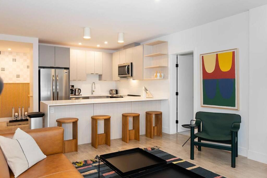 Tally Ho By Revelstoke Vacations Exterior foto