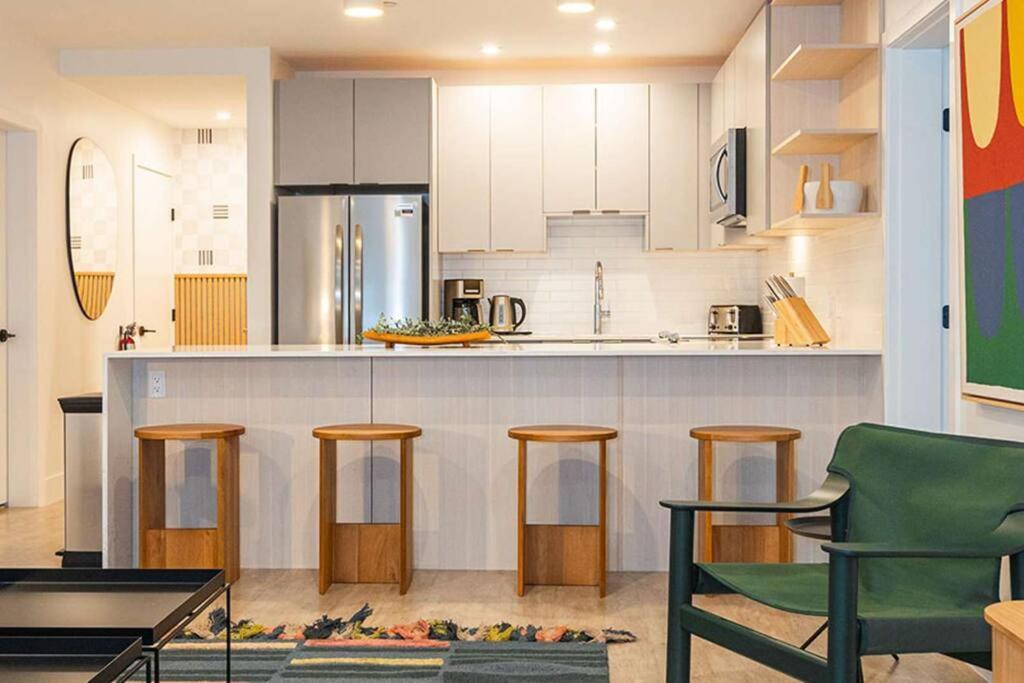Tally Ho By Revelstoke Vacations Exterior foto