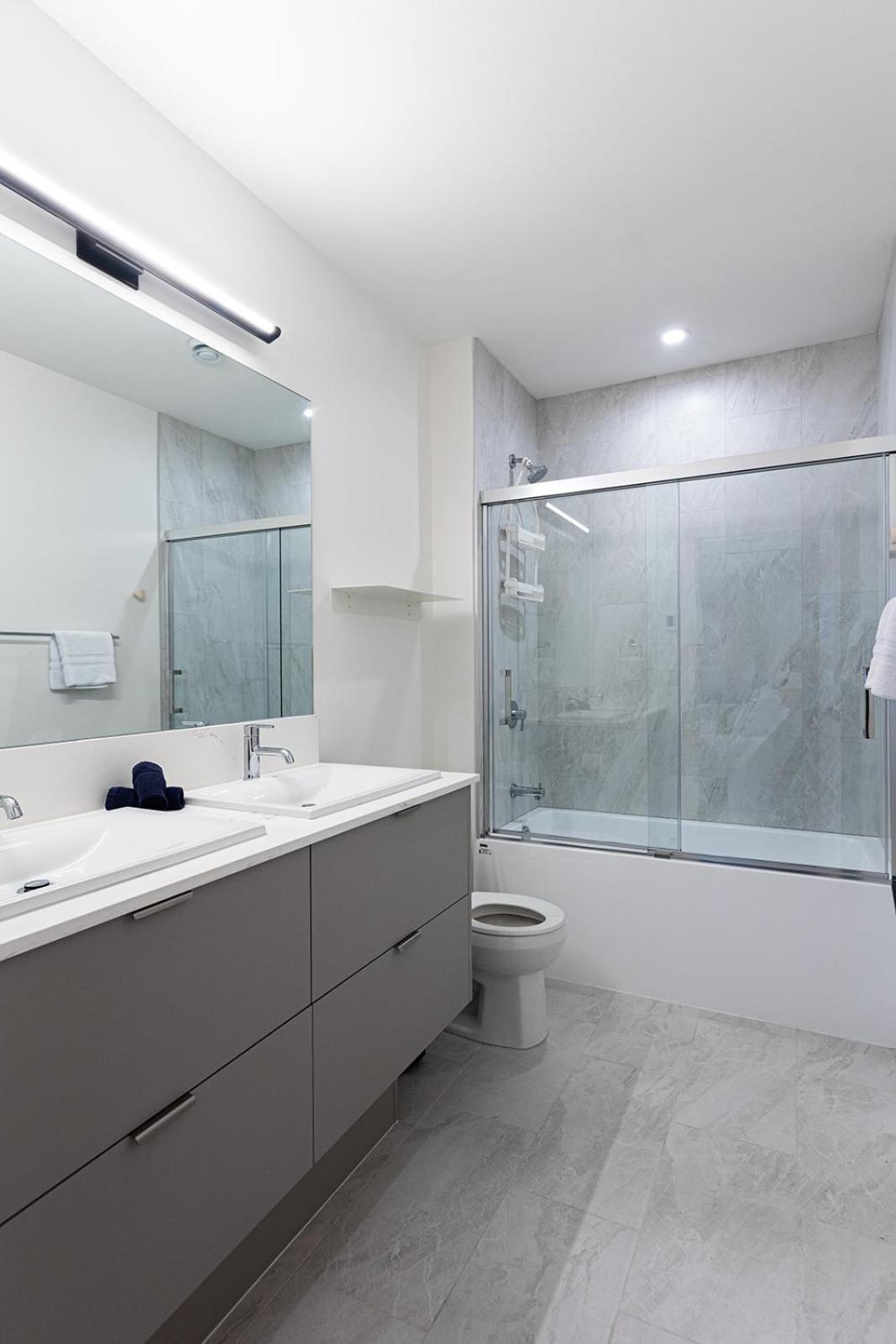 Tally Ho By Revelstoke Vacations Exterior foto